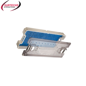 Contenedores de instrumentos y endoscopios manuales de Surtechs con bridas de goma para una fijación segura del instrumento - Product Image 4