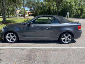 Vente en gros BMW Série 1 128i Cabriolet 2 portes 2013, conduite à gauche, essence, sièges en cuir, pneus R17, caméra de recul, LED - Product Image 2