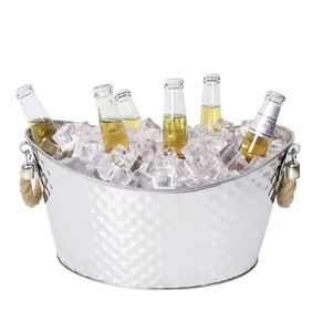 Tina de hielo de metal espaciosa y resistente con asas fáciles de llevar, portátil para una refrigeración eficiente de bebidas para uso doméstico y comercial - Product Image 3