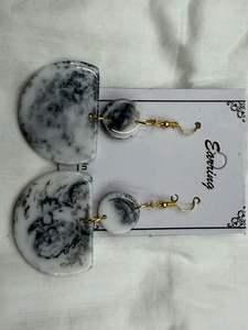 Moderno Collar de Resina Multielemento para Mujer, Hecho a Mano, Ecológico, con Forma de Flor, de Alta Gama, Lujoso, Individualista, Romántico, Moderno y a la Moda - Product Image 4