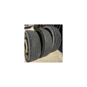 Pneus de camion usagés avec bande de roulement profonde et performance durable - Product Image 6