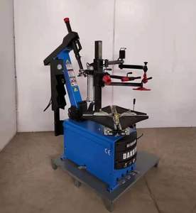 Desmontadora de Neumáticos Semiautomática 2024 de hasta 26 Pulgadas con Brazo Oscilante, Motor de 1.1kW, Presión de 10-12 bar - Product Image 1