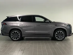 2017 JAA COO J8 Turbo, Volante a la Izquierda, Automático, con Asientos de Cuero Oscuros, Neumáticos R18, Portaequipajes de Aluminio en el Techo - Product Image 5