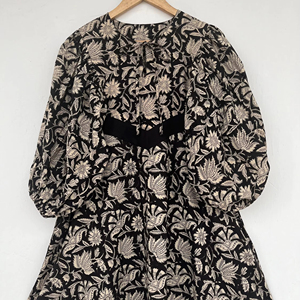Robe élégante à la mode très vendue pour la fête à la plage portant une robe Maxi pour l'été et le printemps Ensembles d'articles de robe à la mode de créateur - Product Image 1