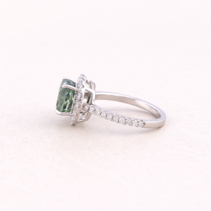 Bague halo en diamant vert de culture de laboratoire taille coussin avec bande pavée en or blanc / rose / jaune 9 carats |   Bijoux fins sur mesure - Product Image 2