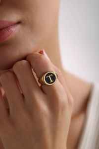 Bague ajustable personnalisée en émail avec initiale, 16-17 mm, en argent sterling 925 plaqué or 14 carats, bague délicate avec lettre - Product Image 2