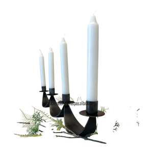 Venta al por mayor de fábrica, soporte de vela de hierro para 4 velas, duradero y elegante para decoración navideña rústica Vintage de Rana Overseas Inc - Product Image 2