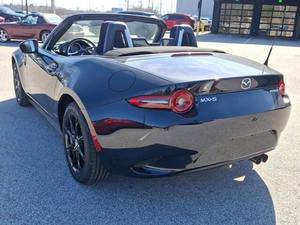 Usado cuidadosamente 2025 Mazda Miata Sport 2dr Convertible - Product Image 6