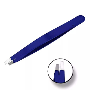 Pince à épiler en acier inoxydable à pointe pointue, durable, prix d'usine - Légère et écologique pour les besoins quotidiens de beauté et de soin personnel - Product Image 4