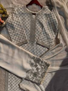 Ensemble Kurta de créateur pour femmes vêtements indiens pakistanais toutes saisons vêtements de fête en fausse Georgette broderie travail - Product Image 3