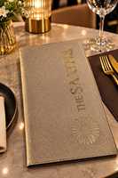 Porte-menu en cuir PU durable avec finition dorée et logo nickelé pour hôtels et restaurants