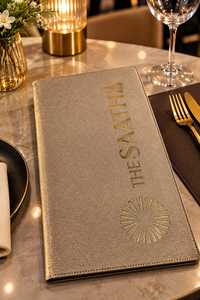 Porte-menu en lin finition or avec logo doré pour hôtels et restaurants - Product Image 2