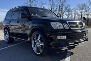 Premium Choice 1999 Cygnus 4WD Luxury SUV Left <b>Hand</b> Drive V8 Automatic Transmission Export Ready Reliable Family Of - Product Image 4