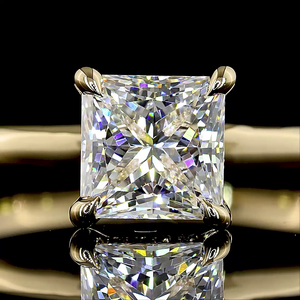 Bague de fiançailles en or jaune 14 carats, 1,13 ct, forme princesse, halo caché, bijoux de mariée en diamant faits à la main, luxe - Product Image 2