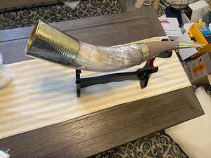 Corne à boire Viking avec support en métal véritable corne de Vikings artisanale pour bière vin tasse de corne originale avec support poli - Product Image 6