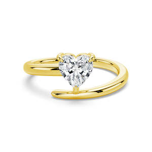Bague solitaire en or 14 carats avec diamant moissanite taille cœur - Product Image 1