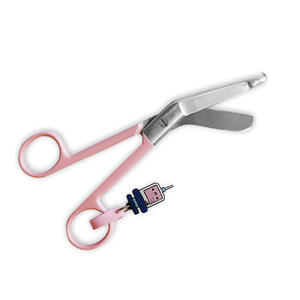 กรรไกรตัดผ้าพันแผลสแตนเลสขนาด 5.5 นิ้ว แบบใช้มือ  สำหรับผ่าตัด ทนทาน ได้รับการรับรองมาตรฐาน CE/ISO13485 ใช้ซ้ำได้ ปรับขนาดได้ รุ่นที่ 1 - Product Image 4