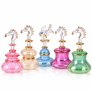 Frascos de Perfume de Cristal Grabado al Ácido Hechos a Mano en Egipto, con Grabado Dorado, Diseño Único, Varias Formas de Animales, Tapón de Cristal - Product Image 2