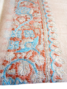 Acheter des artisans indiens à la mode décoration tissée à la main imprimé avertissement laine d'agneau crème étole pour les femmes portant - Product Image 3