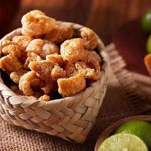 Fournisseur de produits de marque privée de friandises de porc du Vietnam, friandises de porc croustillantes, 3,25 oz, 16 oz, peau de porc frite en vrac, ANGLE - Product Image 4