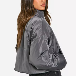 2025 gros personnalisé hiver dames matelassé chaud tricoté bulle manteau vêtements fermeture éclair 100% Polyester bouffant veste pour les femmes - Product Image 6