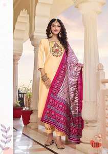 Styliste Kurta avec pantalon et Dupatta broderie fantaisie travail impression numérique Dupatta robe de soirée belle combinaison de couleurs - Product Image 3