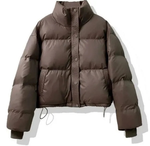 Venta al por mayor Chaqueta de plumón Acolchada Estilo corto Cuello alto Ropa de invierno - Product Image 1