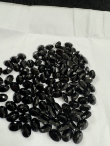 Cabochon poli de pierre gemme de coupe ovale d'onyx noir naturel pour la fabrication de bijoux - Product Image 4