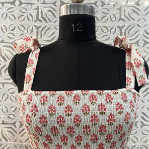 Hermoso vestido de algodón hecho a mano para mujer, túnicas indias con estampado de bloques ligeros, silueta suelta elegante, informal para verano Natural - Product Image 1