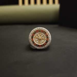 Bague de fiançailles unisexe tendance en moissanite de créateur, style roulette, en acier inoxydable avec bande principale en argent sterling 925, certifiée IGI DOPE - Product Image 1