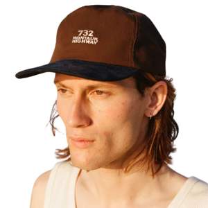 732 Casquette souvenir 5 panneaux en toile brossée en coton hommage à Montauk Highway Suede Brim Ajustable Fit - Product Image 5