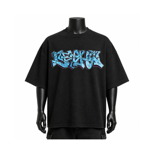 T-shirt Streetwear Vert Oversize Homme Coton Imprimé Graffiti Typographie Coupe Ample Épaules Tombantes Vente en Gros OEM - Product Image 1