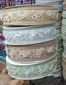 Bordure en dentelle florale brodée écologique de 2 pouces, polyester, paillettes pour robes de mariée, bordure florale personnalisée, vente en gros, designer - Product Image 5