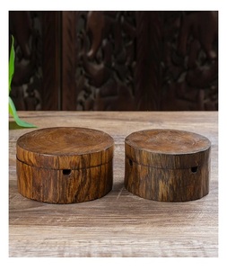 Cendrier à cigarettes rond en bois massif naturel Design classique Intérieur Extérieur Cendrier de table avec porte-cigarette à 3 fentes - Product Image 4