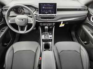 Jeep Compass Latitude 2025, Bien Cuidado y Limpio - Product Image 2