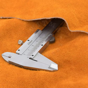 Delantal de trabajo de soldadura de cuero dividido resistente al calor personalizable equipo de seguridad de cuero de vaca con mangas de mano reutilizable - Product Image 5