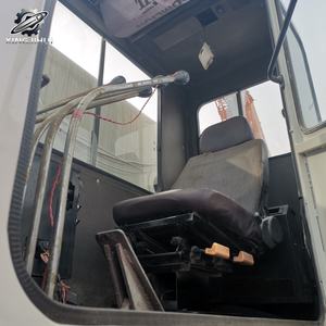 Grue à camion hydraulique Zoomlion QY70V d'occasion, 70 tonnes, flèche télescopique maximale de 62,5 m, marque chinoise d'origine, faible nombre d'heures, certifiée CE - Product Image 6