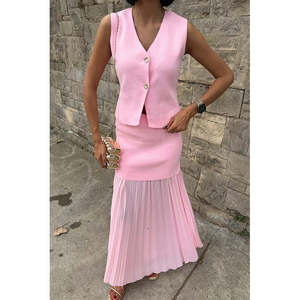 Conjunto de Chaleco Informal y Falda Plisada de Punto 10001 - Product Image 2