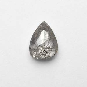 Diamant naturel taille poire 0,93 ct, couleur sel et poivre, clarté VVS1, excellente et bonne taille, dimensions 7,42x5,44x2,60 mm pour la fabrication de bijoux - Product Image 1