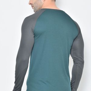Camiseta atlética ligera y elegante para hombre que absorbe la humedad para mayor comodidad durante el ejercicio y los deportes - Product Image 3