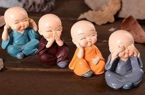 Ensemble de 4 figurines décoratives Baby Monk Buddha (multicolore) - Product Image 5