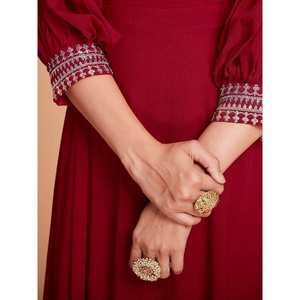 Magnifique robe de soirée rouge en georgette pour les fêtes, avec travail de dori, élégante robe de soirée - Product Image 6