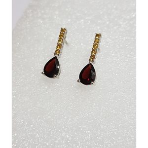 Pendientes de Moda con Topacio Blanco y Granate, Elegantes Anillos para la Oreja - Product Image 2