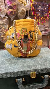 SRINATHJI Bolso de mano de trabajo Potli Khajur Bolsa con cordón Bolsa Potluck Bolsa Favor DE BODA Regalo de devolución - Product Image 3