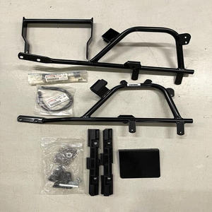 Fixations de sacoches latérales en plastique pour Yamaha FZ1 06-12 3C3W97530001 - Product Image 1