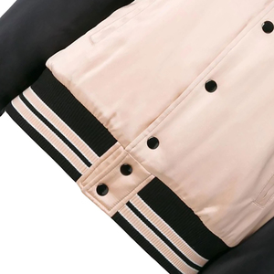 Veste de sport en satin pour homme de haute qualité, personnalisée, avec logo de marque brodé sur le devant et caractéristiques imperméables - Product Image 2