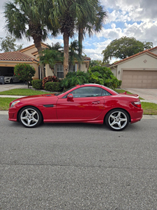 Pre-Owned 2016 Mercedees Benzz SLK 350 -with Low Mileage - Product Image 3