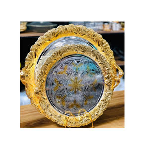 Bandeja plateada de diseño elegante con asas hechas de bandeja de Decoración de mesa de acero inoxidable Proveedores de accesorios de hotel a bajo precio - Product Image 1