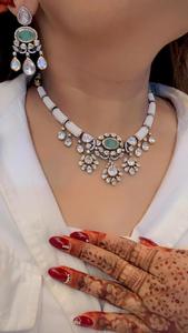 Preciosa calidad premium Tyaani Kundan Moissanite CZ diseñador collar conjunto con pendiente para niñas y mujeres para ropa de fiesta - Product Image 2