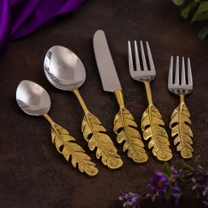 Juego de Cubiertos de Diseño Premium con Mangos Grabados en Color Dorado Personalizado que Realzan tus Accesorios de Cocina - Product Image 6